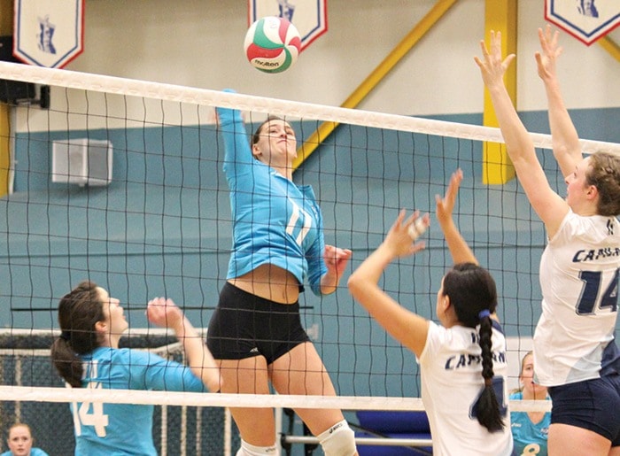 53398nanaimovolleyball_viu_IMG_5883