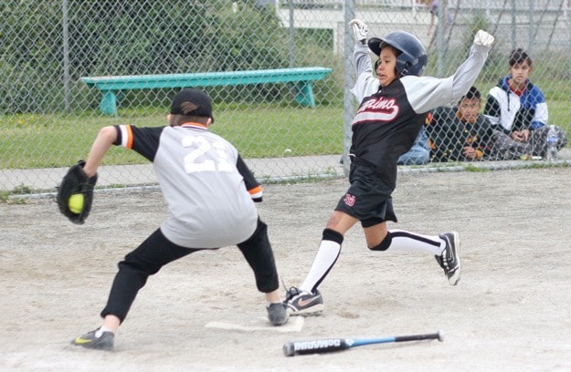 97450nanaimosoftball_IMG_6458