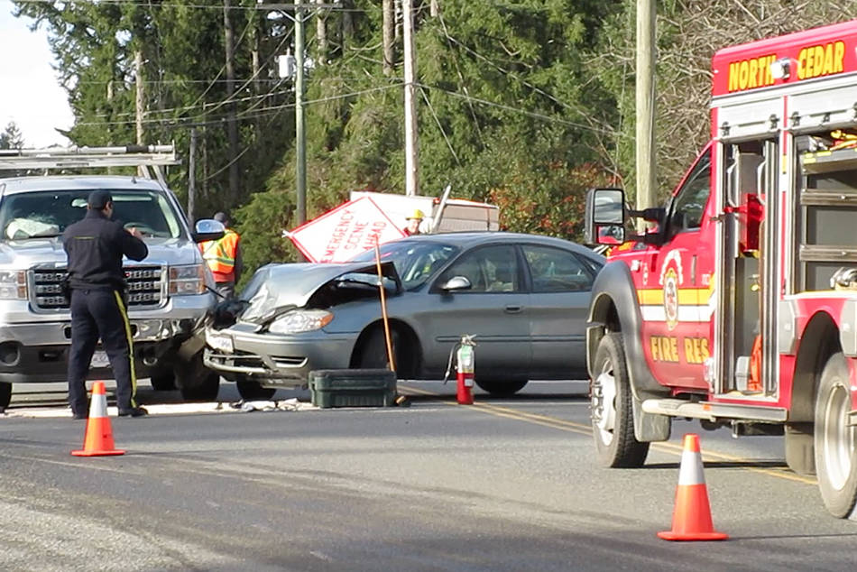 Crash on Cedar Road detours traffic Nanaimo News Bulletin