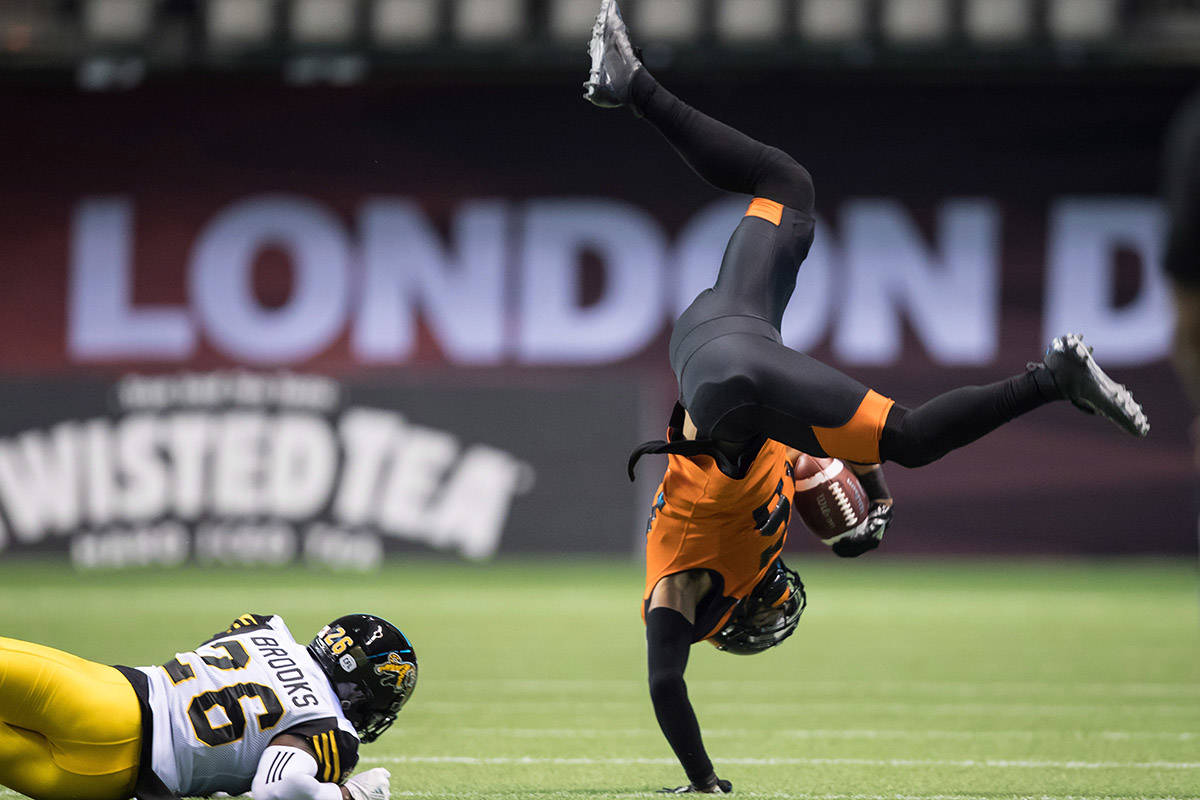 13665233_web1_180922-IFD-Lions-Ticats4