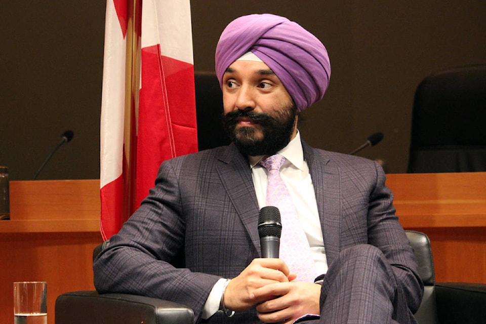 14150992_web1_181025-NBU-Navdeep-Bains-in-Nanaimo-VI-Economic-Summit-1