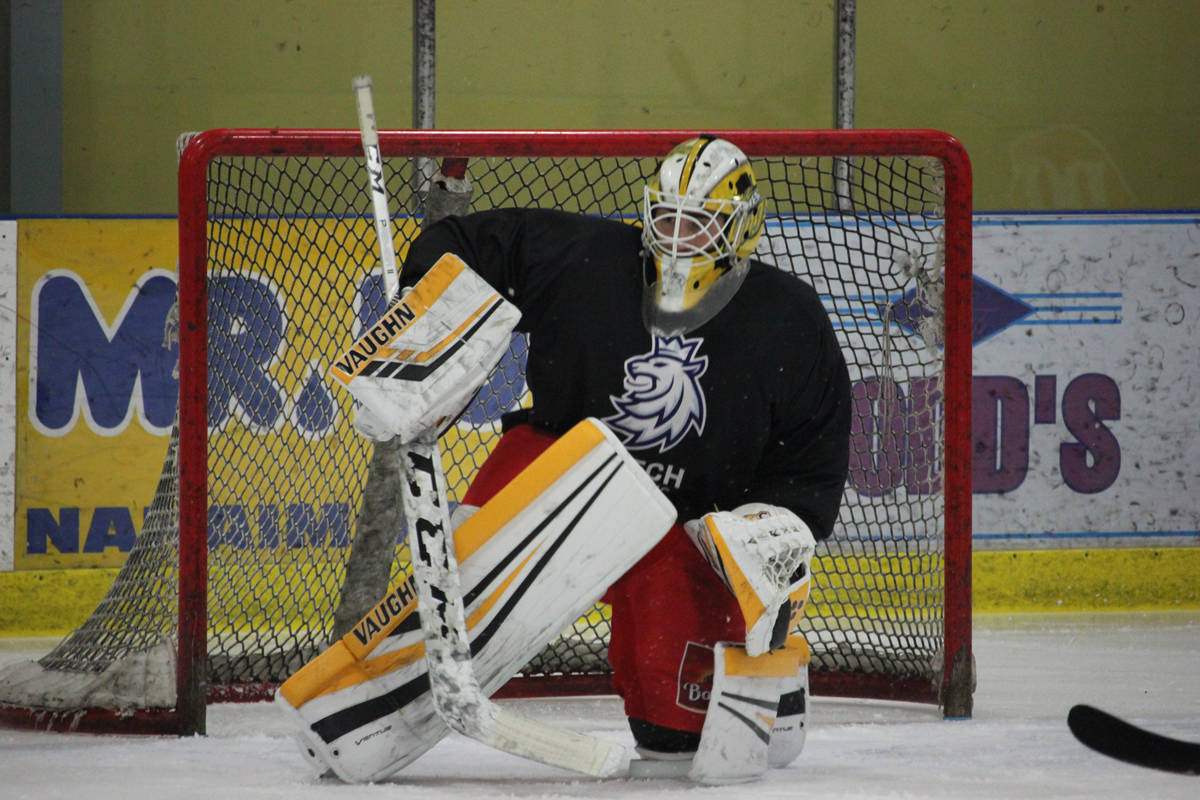 14788147_web1_181213-NBU-Czech-Republic-hockey-practice-Nanaimo-BC-Pescod-5