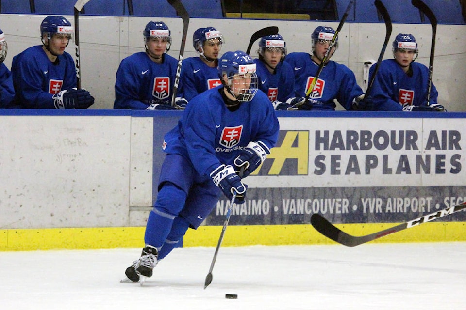 14840156_web1_copy_181217-NBU-Nanaimo-Maxim-Cajkovic-F-12-Saint-John-Sea-Dogs-1