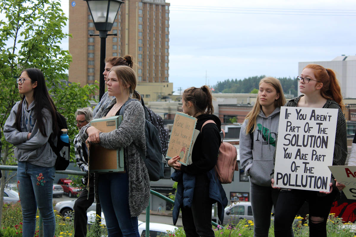 17003578_web1_190524-NBU-Climate-Rally-Nanaimo-03