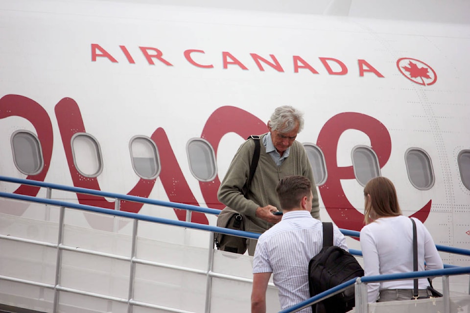 17093256_web1_Air-Canada-Rouge-Nanaimo-Airport-Passengers-04-Photo-Credit-Nicholas-Pescod