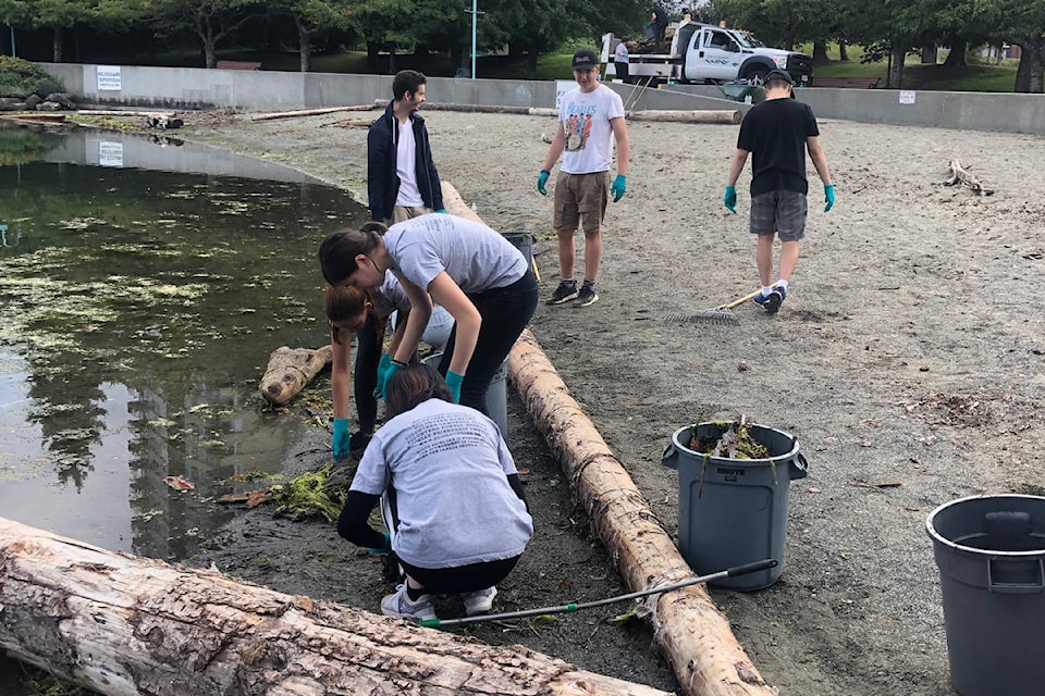18243604_web1_190827-NBU-Youth-2020-CAN-Group-Submitted-Photo-Nanaimo-Maffeo-Sutton-Beach-Cleanup-Aug-21-2019