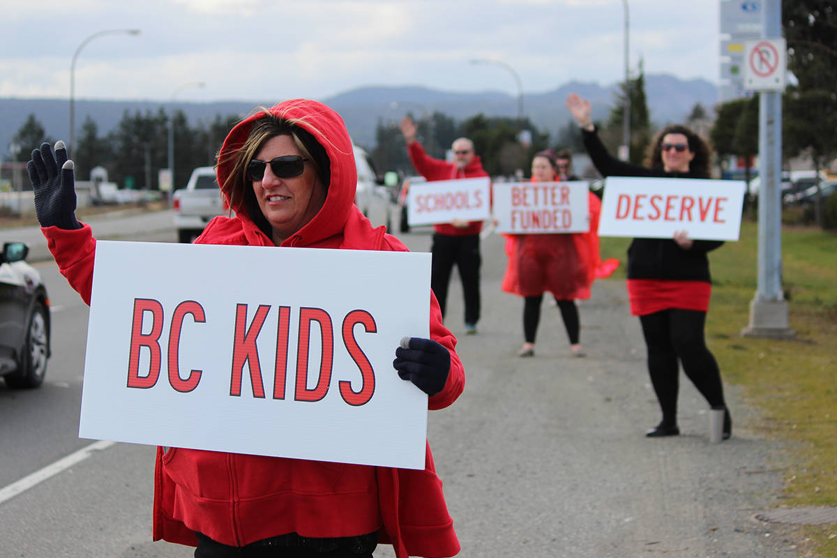 Nanaimo teachers wear ‘Red for B.C. Ed’ as they hope for new deal