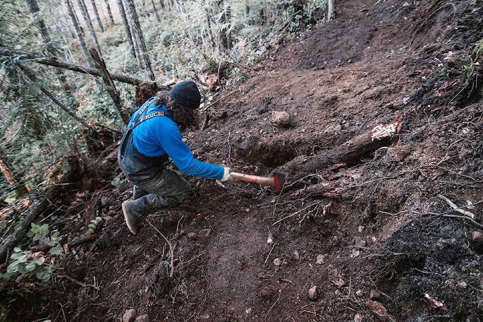 23672078_web1_201223-NBU-Mountain-Bike-Club-Winter-Trail-Crew-2_1