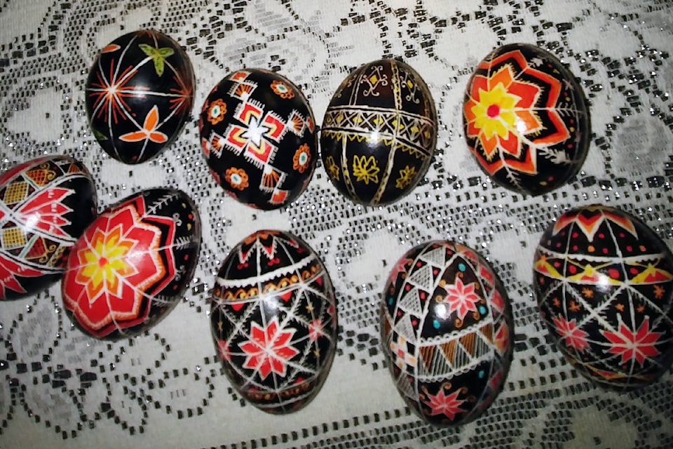 24995072_web1_copy_210428-NBU-ukrainian-easter-eggs-_1