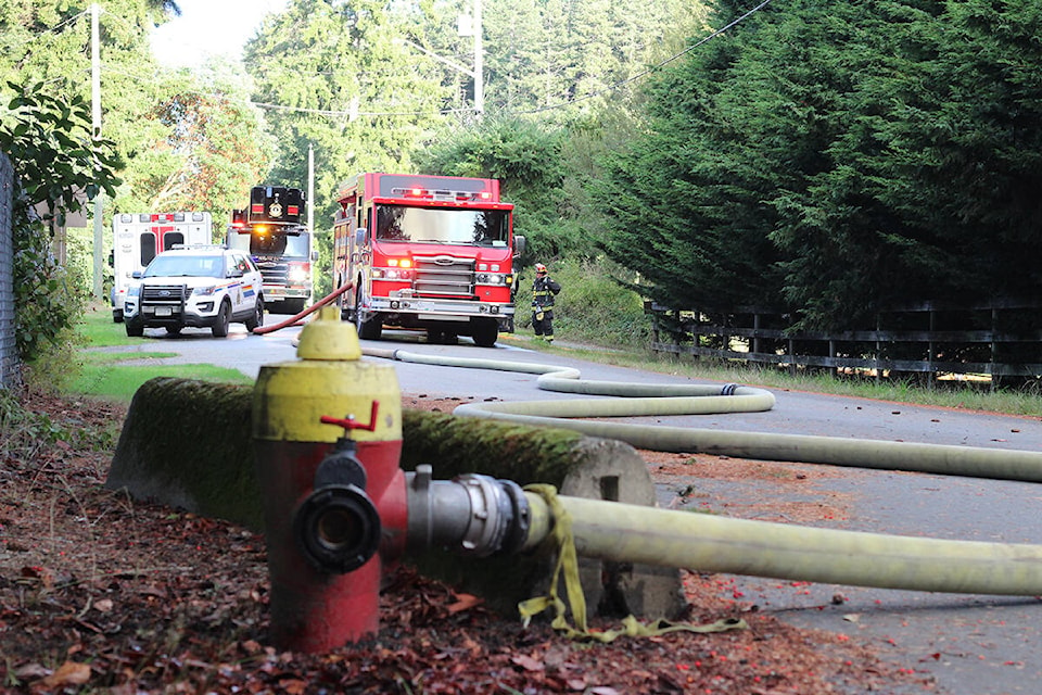 26683538_web1_211001-NBU-Jenkins_Road_barn_fire-_1