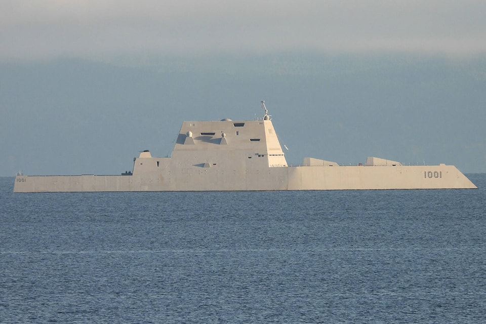 26856483_web1_copy_211018-NBU-Zumwalt-destroyer-_1