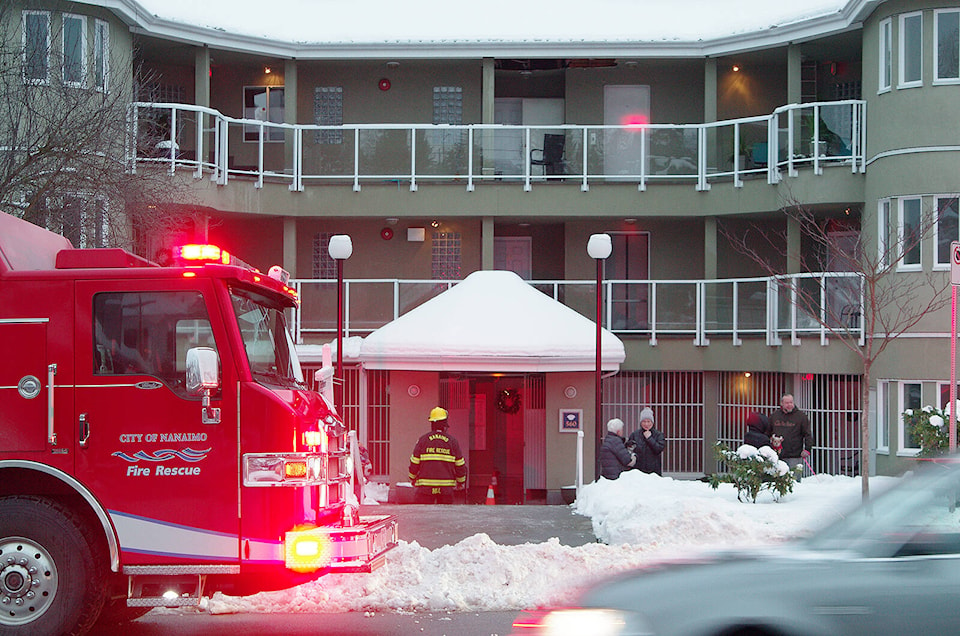 27676653_web1_211229-NBU-Burst-pipes-flood-Nanaimo-condo-building_1