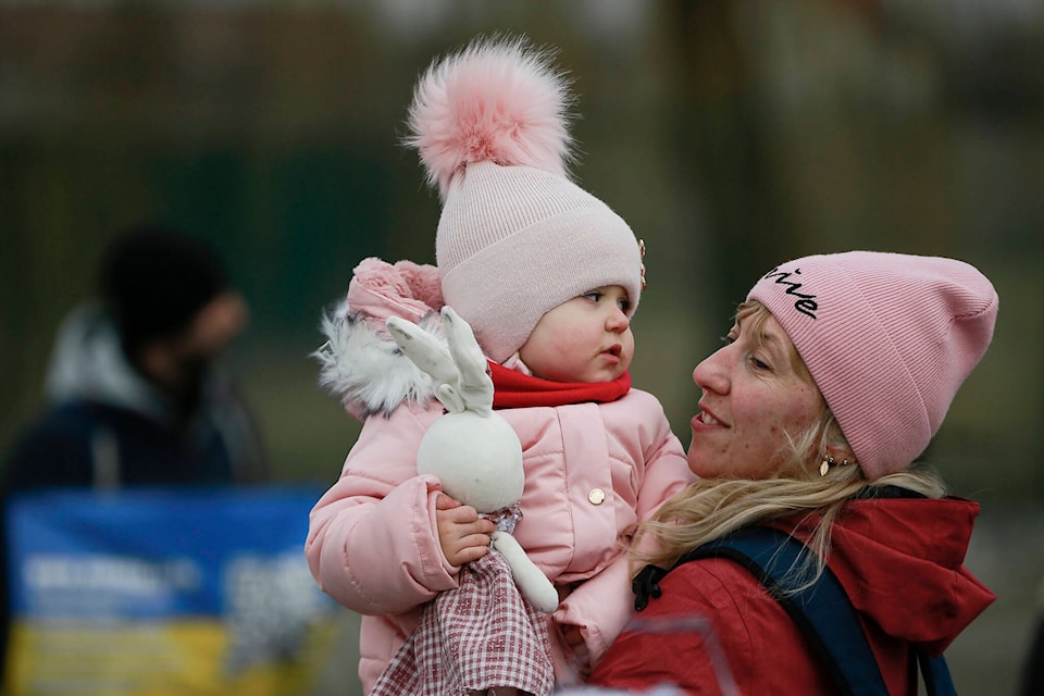 28342308_web1_220303-CPW-Canada-Ukraine-refugees-baby_1