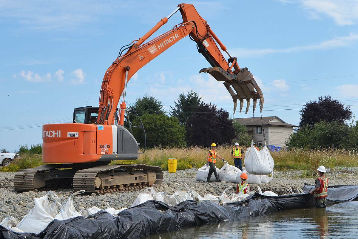 30035073_web1_copy_110817-NBU-Nanaimo-Estuary-Restoration-EXCAVATION_1