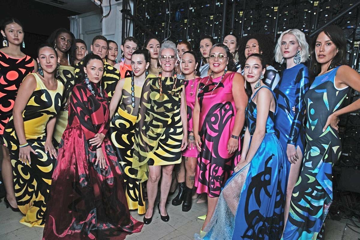 30424723_web1_copy_220921-NBU-Fashion-Week-GROUPSHOT_1