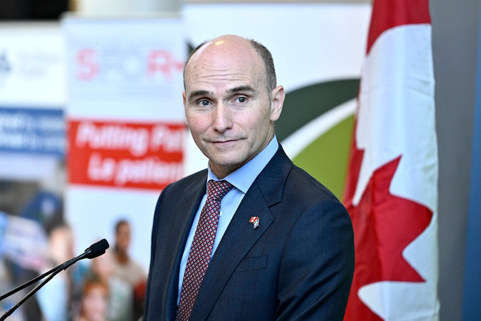 30944857_web1_221107-CPW-Feds-to-increase-health-transfers-Duclos_1