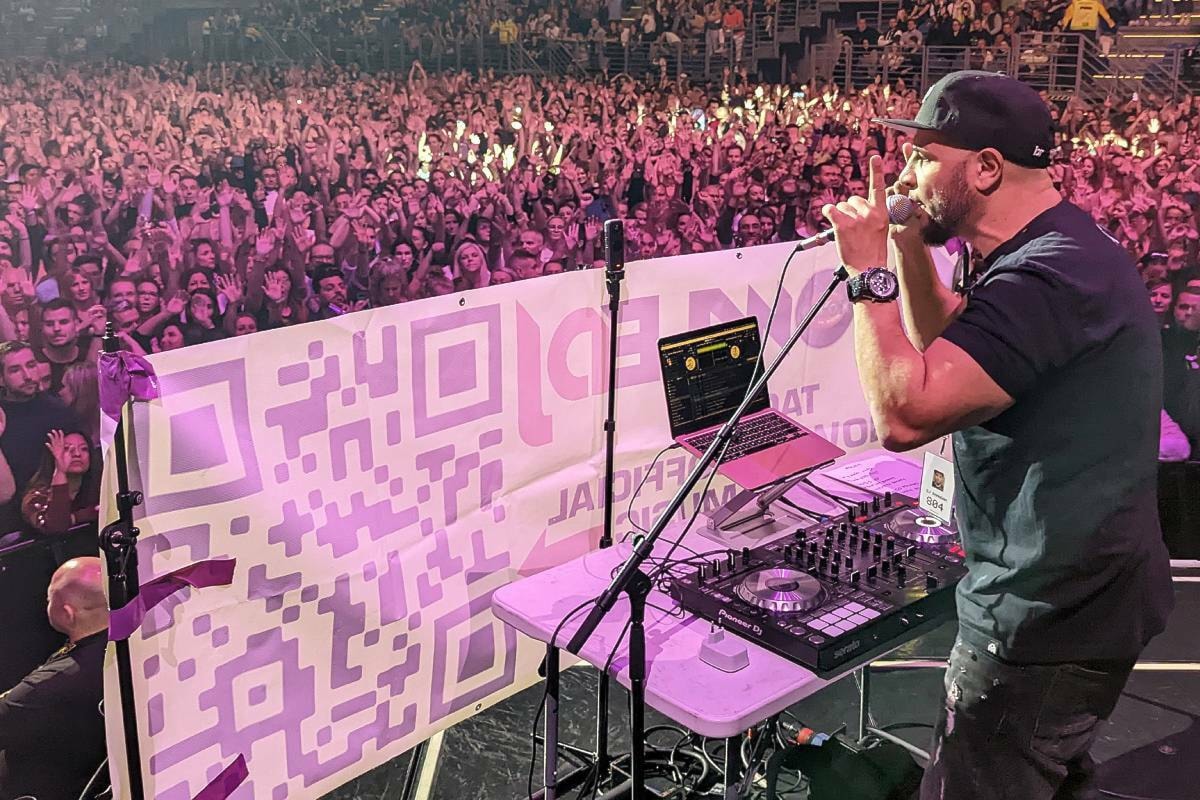 Las Vegas DJ Putting On Christmas Show At Nanaimo Pub Nanaimo News las-vegas-dj-putting-on-christmas-show-at-nanaimo-pub-nanaimo-news