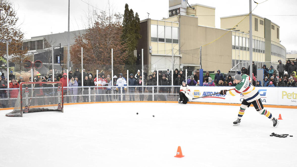 PHOTOS: Scott Niedermayer, BCHL alumni lace up the skates at