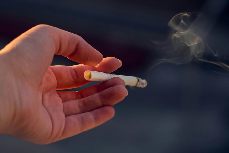 smokingedited-pexels-iriser-798124
