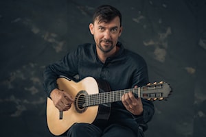 Josh Searles brings classical guitar favourites to Nelson