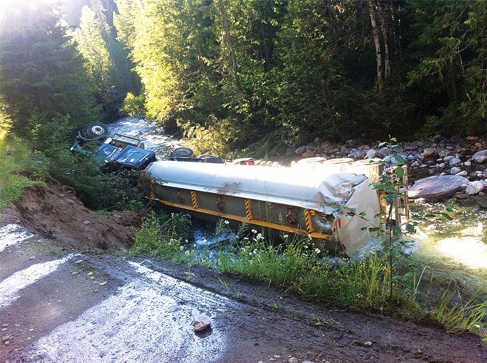 28695westernstar48393westernstarrig_in_river