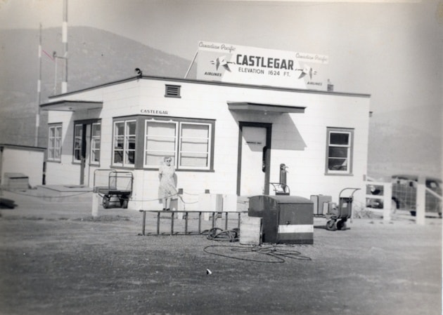 36745westernstarCastlegarairport1950s