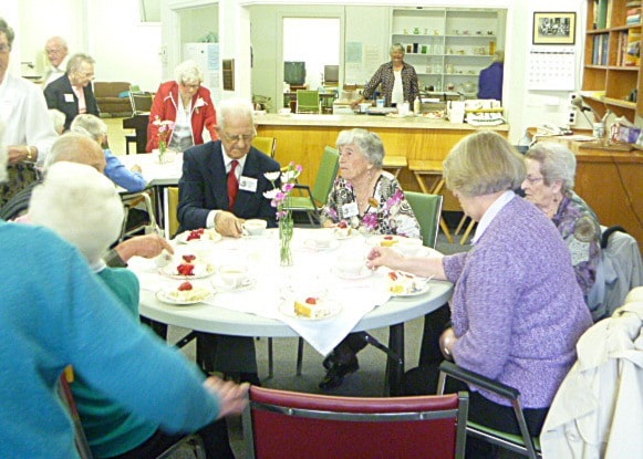 44053westernstar06_09seniorstea