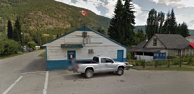 Suspect sought in attempted robbery in Salmo