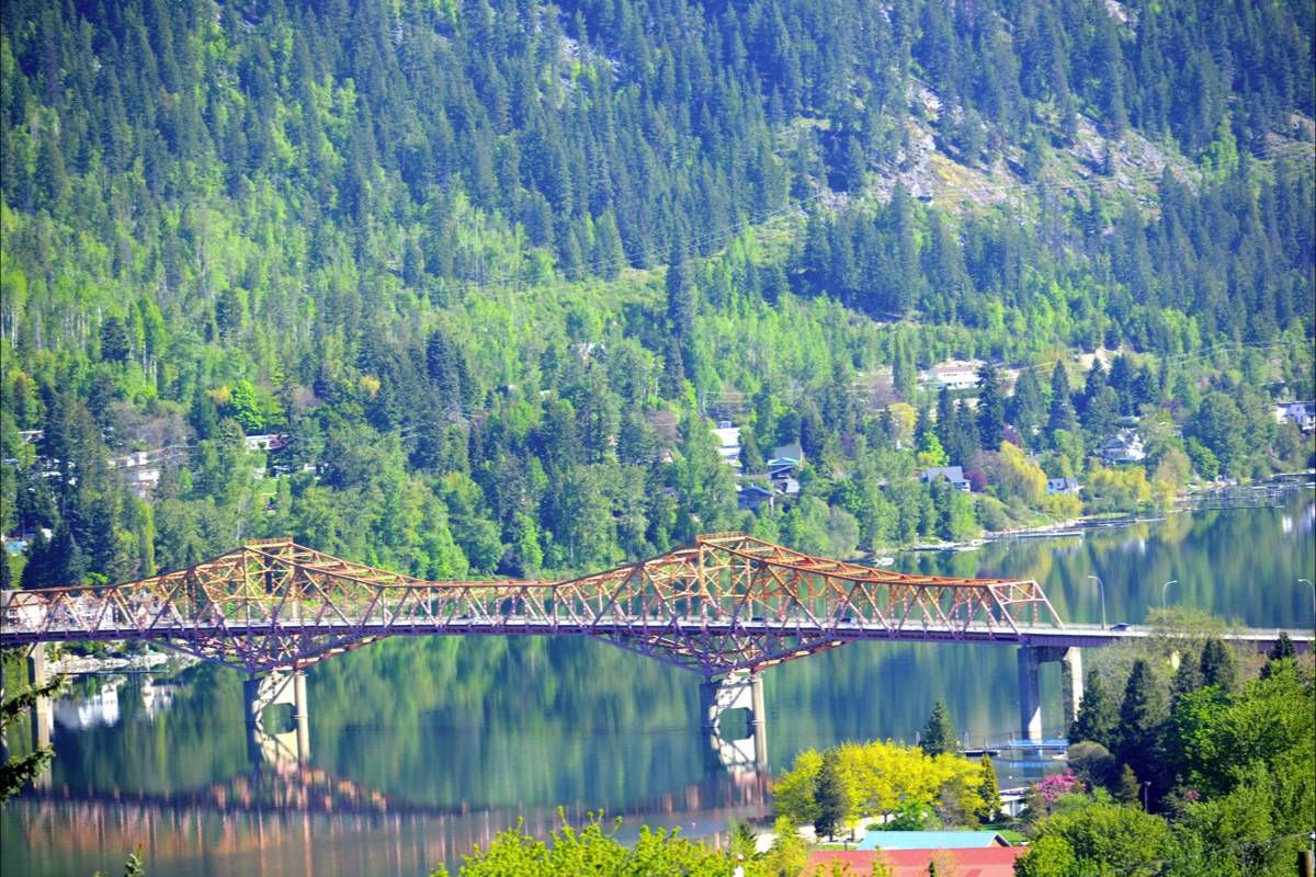 Open houses to guide Kootenay Lake shoreline development