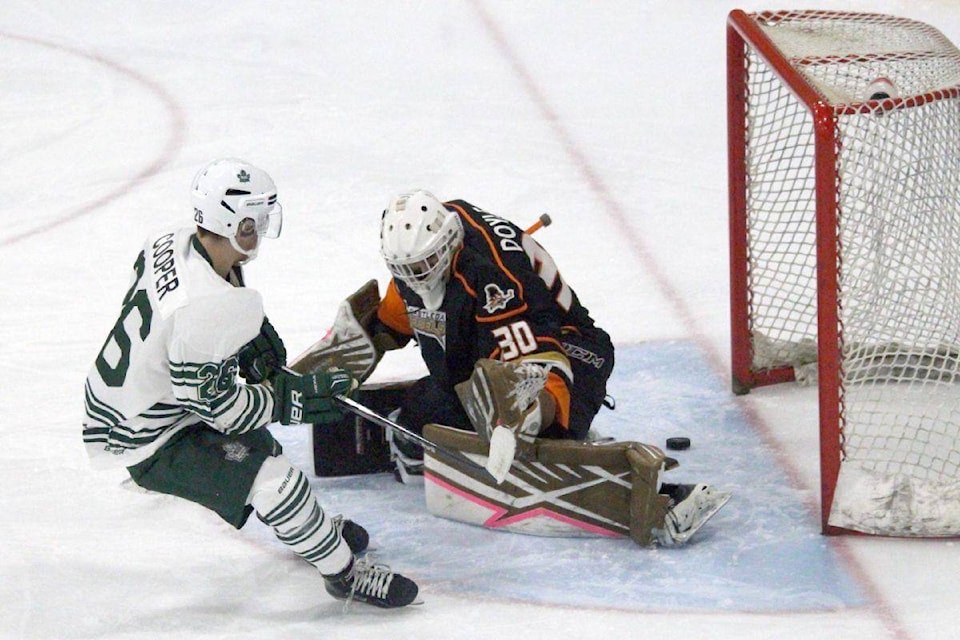 8932719_web1_copy_171013-KWS-Leafs