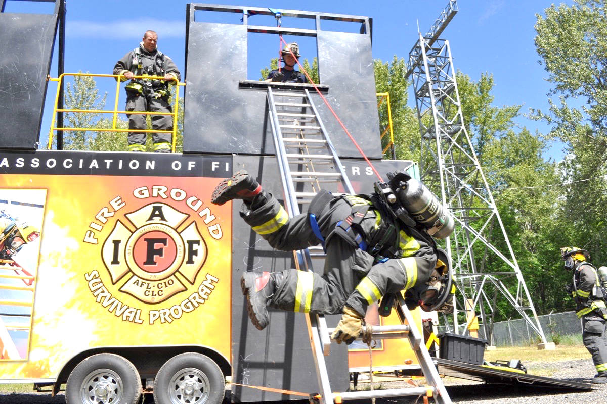 17497238_web1_copy_190704-KWS-FireFighterTraining1