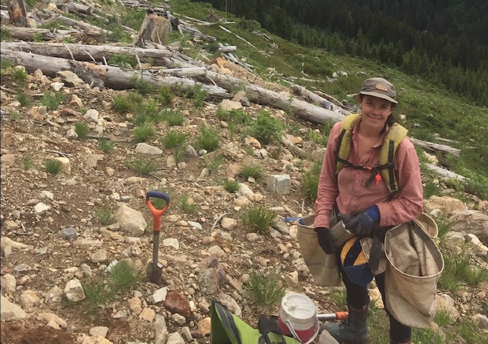 20496182_web1_copy_200227-KWS-Treeplanters-Nina_1