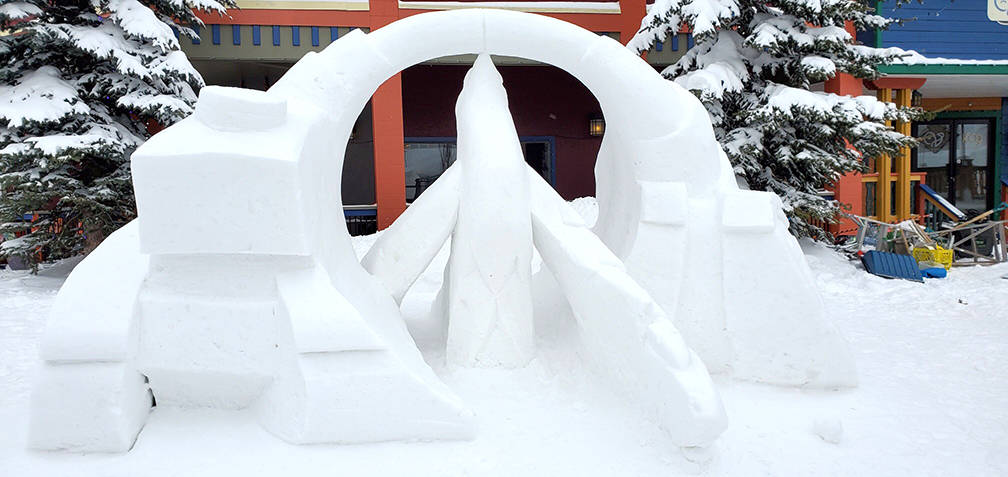 20800562_web1_200312-KWS-SnowSculptures_2