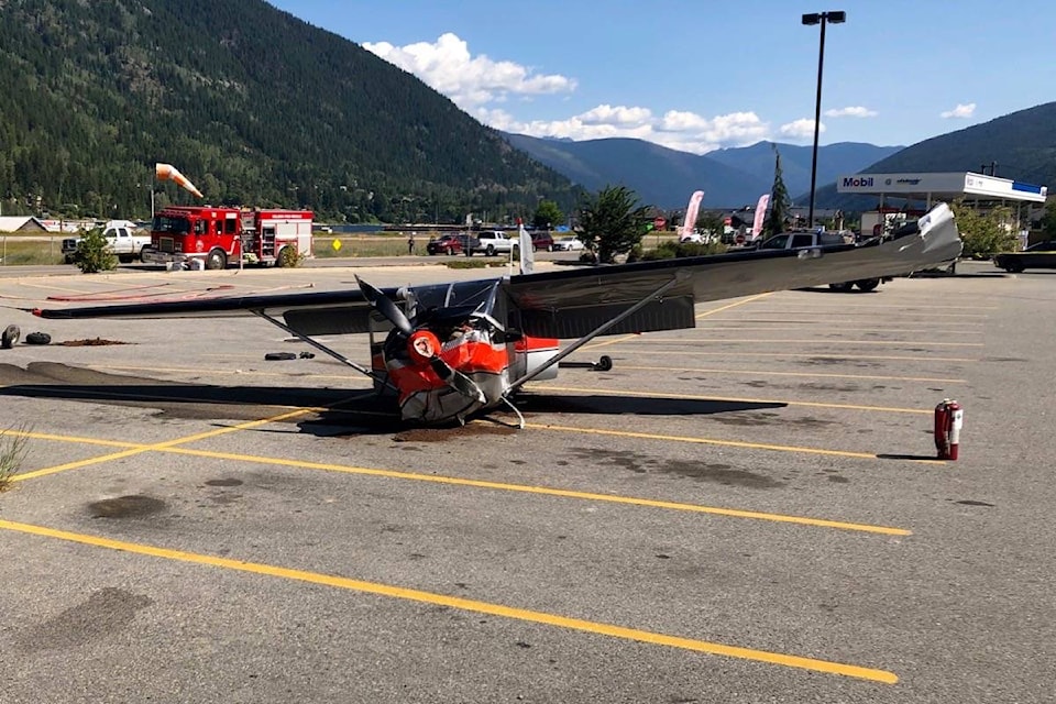 The pilot of this plane, which that crashed Monday morning in the Wholesale Club parking lot in Nelson, was taken to hospital with minor injuries. Photo: Bill Metcalfe