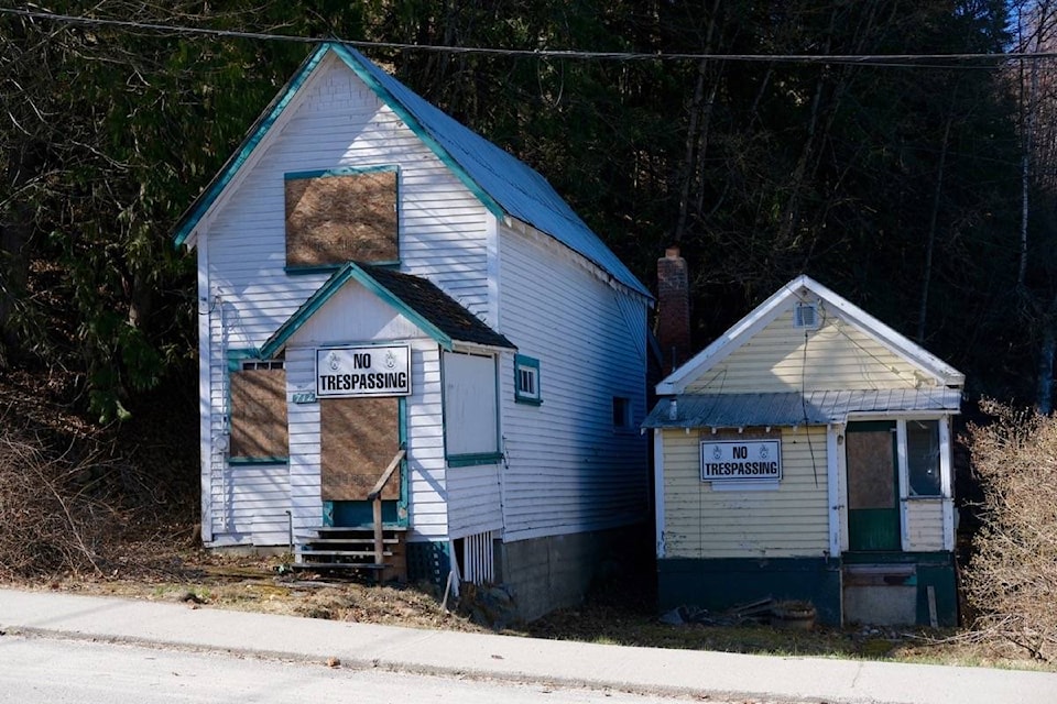 24826978_web1_210422-KWS-CityHousesforSale-houses_1