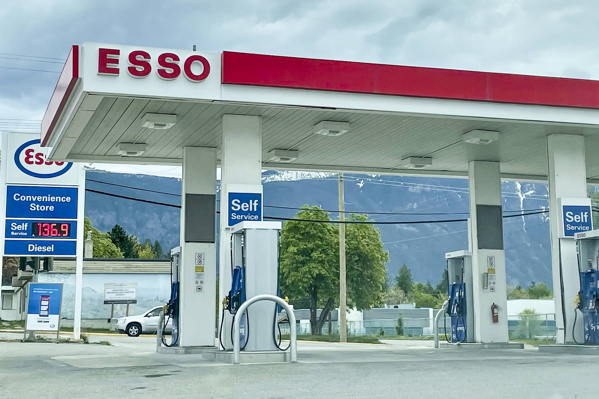 Creston resident gains MP’s support on petition for high fuel prices