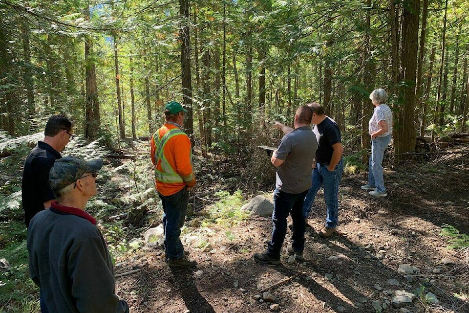 Members of the community touring the Jewel Lake area prescription area. Photo: Dan Macmaster