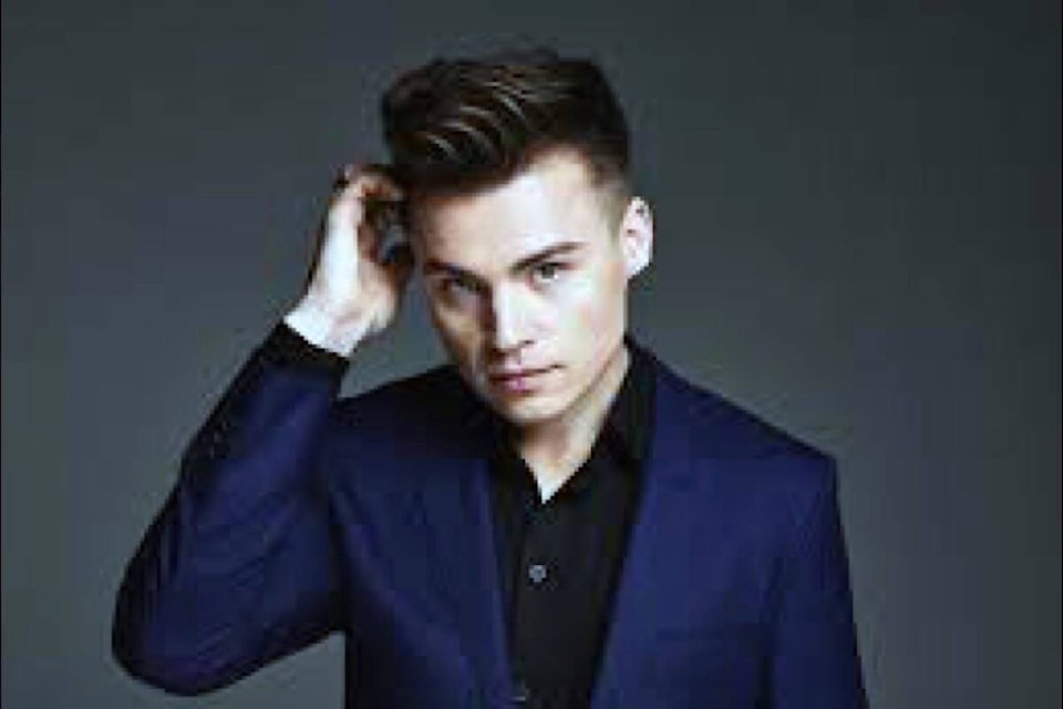 32200270_web1_171221-CAN-M-ShawnHook