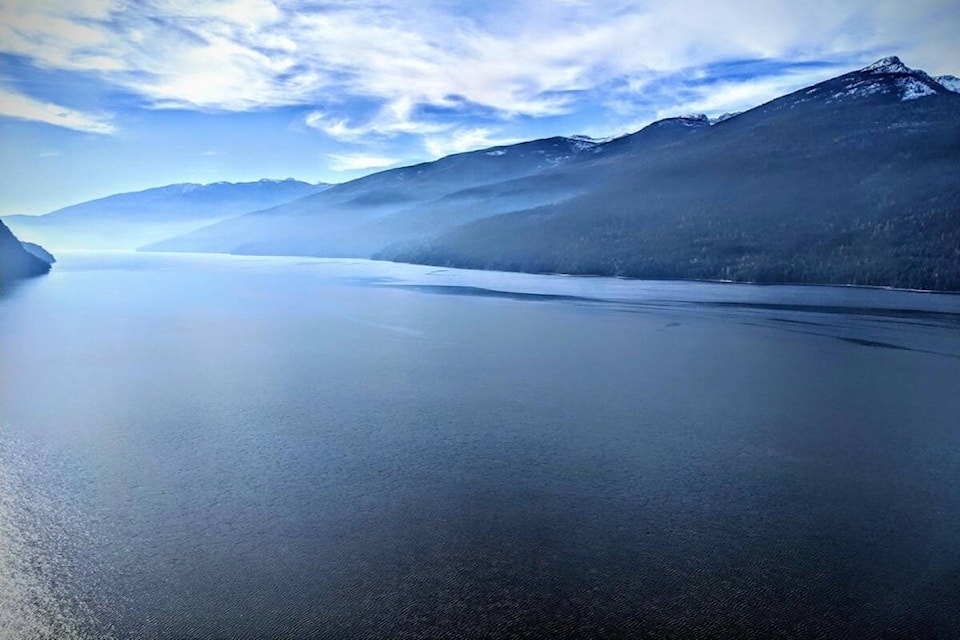 33074169_web1_201105-NAL-trail-slocanlake_1