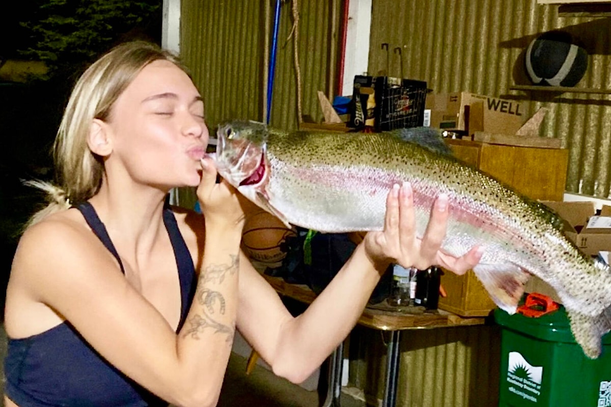 Trout girl.video