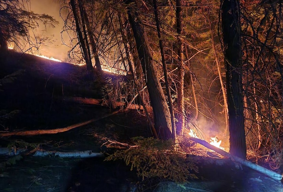 33928173_web1_230921-KWS-Wildfire-Fire_1