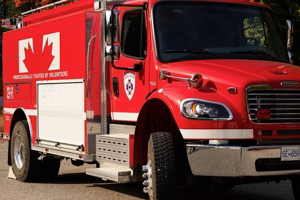 34034619_web1_231005-KWS-FireEngines_1