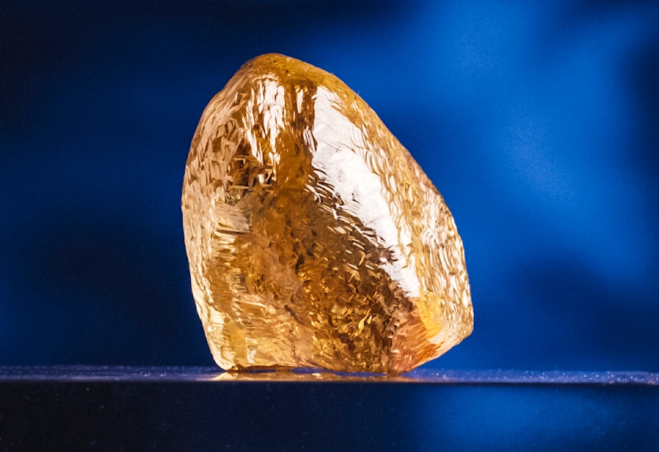 yellow-diamond-diavik