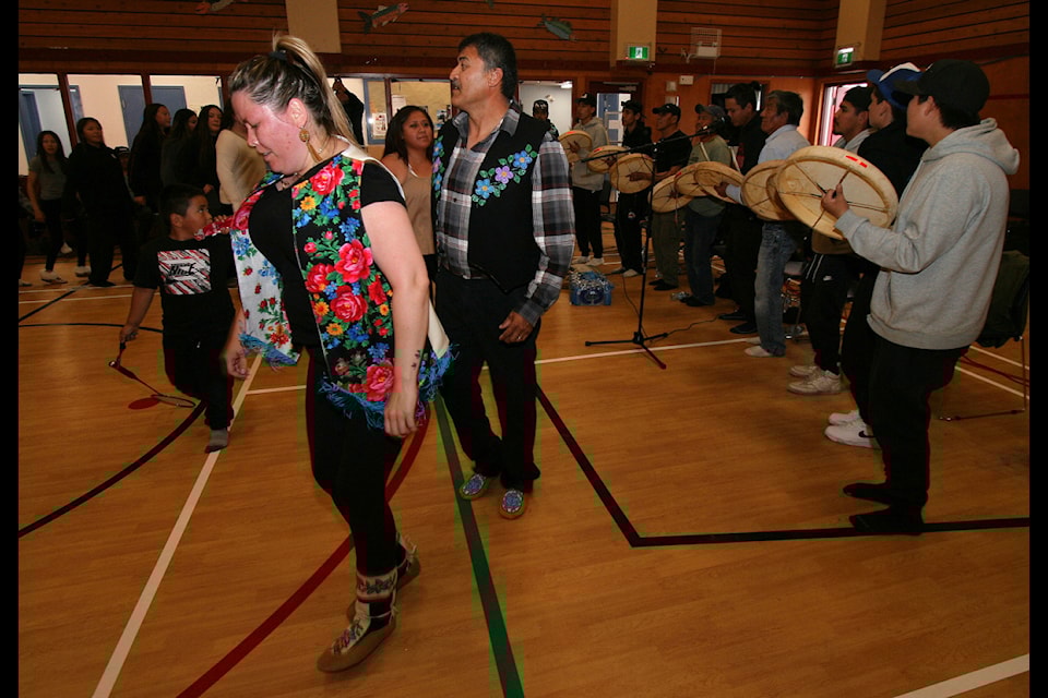 A celebratory drum dance and feast was held in Tsiigehtchic on July 31 to thank outgoing chief Phillip Blake and to hail the election of the new chief, Charlene Blake.
Photo courtesy Lawrence Norbert
