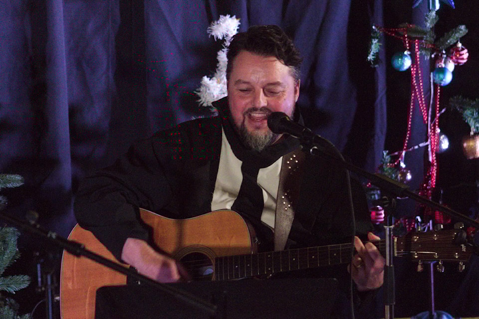 Abe Drennan leads off the show and did several sing-alongs with the crowd.