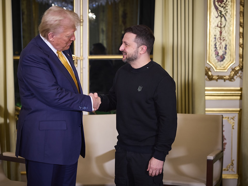 paris_hosted_a_trilateral_meeting_between_volodymyr_zelenskyy_and_donald_trump_on_7_december_2024_-_1