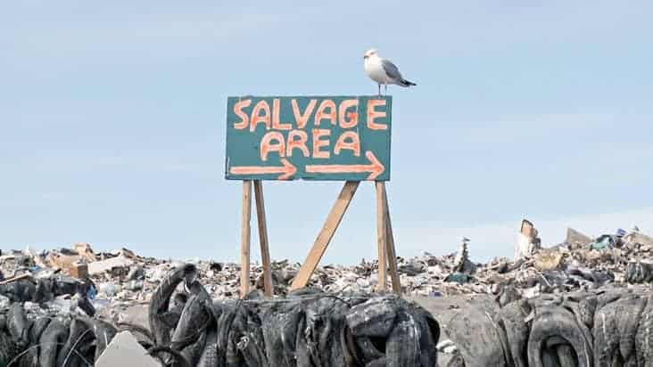 Amy Elliott, director of Salvage, the documentary film about Yellowknife's dump, said the film is expected to be shown at film festivals in the new year. Simon Whitehouse/窪蹋勛圖厙 photo.