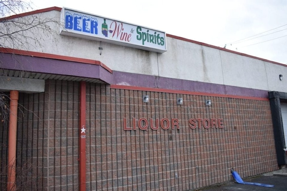 Liquor_store_downtown_2019