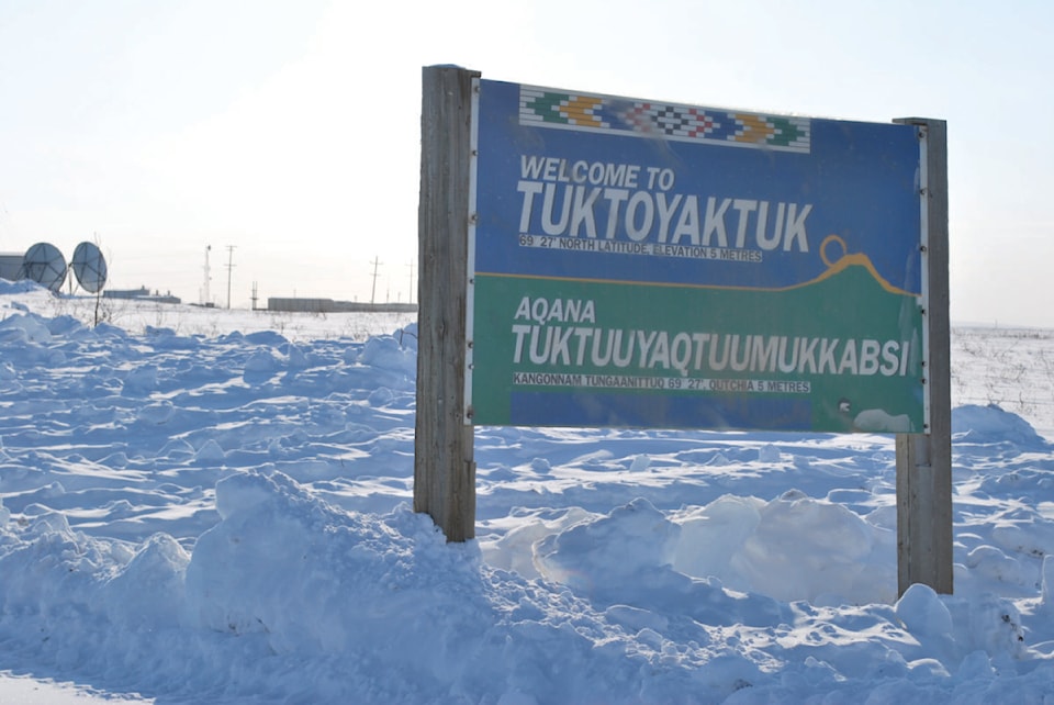 Tuk_welcome sign_2009