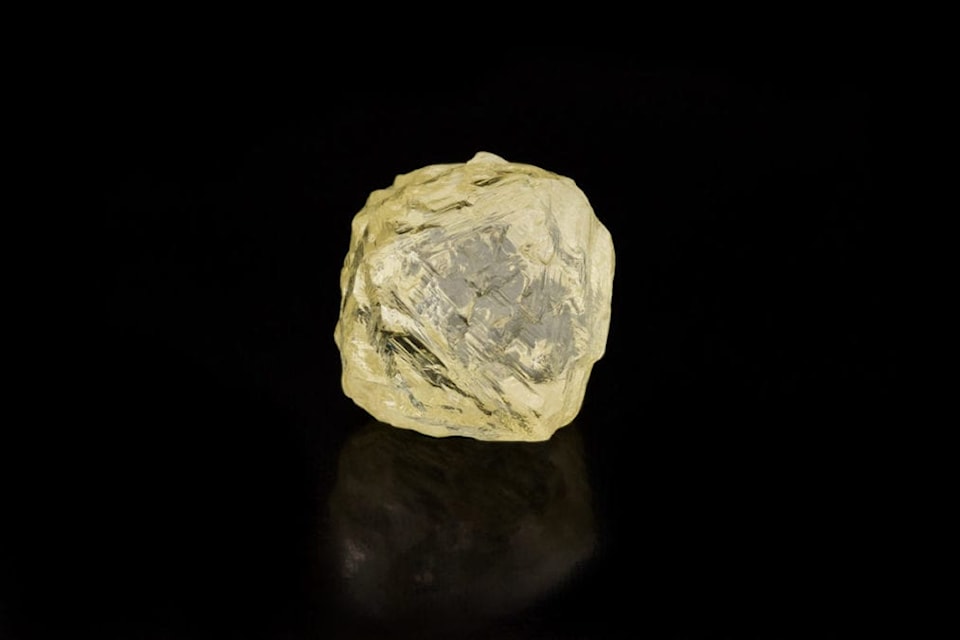 Diavik Helios, a 74222